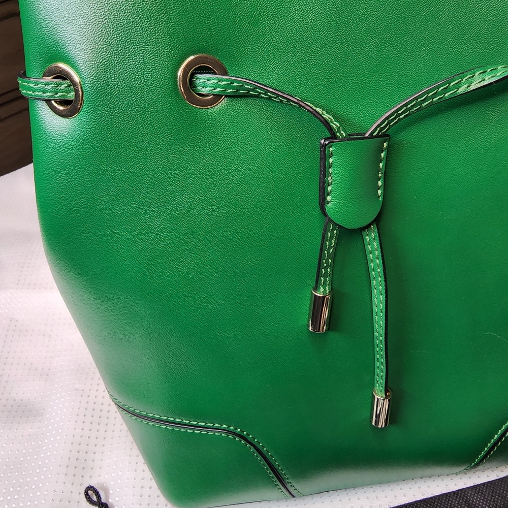 Danier Leather Bucket Bag - Picture 7 of 14
